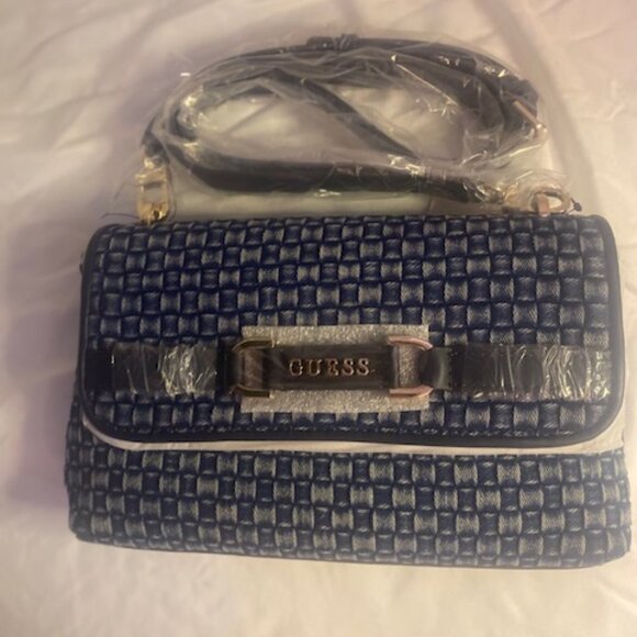 Guess Snakeskin Crossbody Purse Excellent Condition - Picture 2 of 6